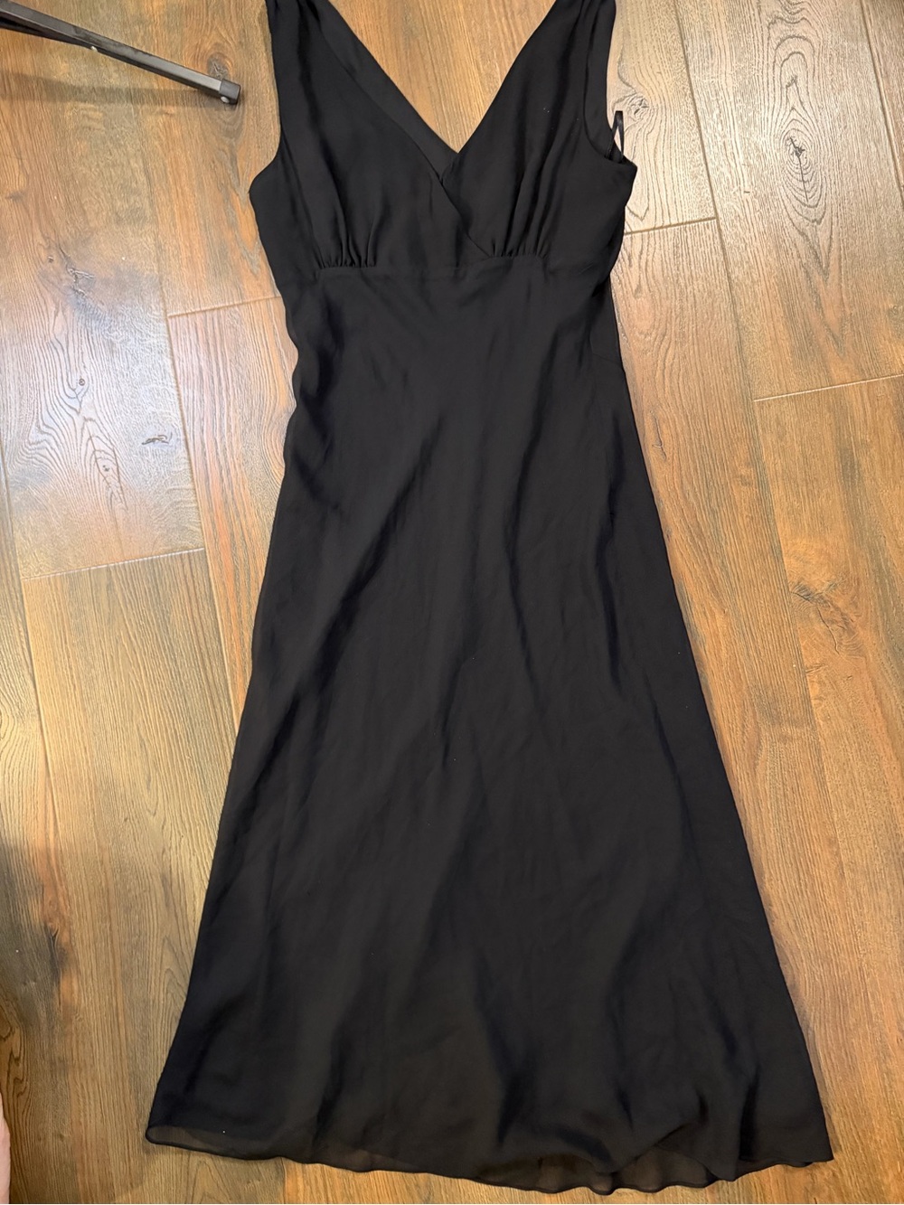 BCBG Paris elegant feminine Black V-Neck 100% Silk Vintage Maxi Dress